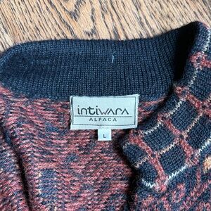 Alpaca Woman’s Sweater - Black and Brown